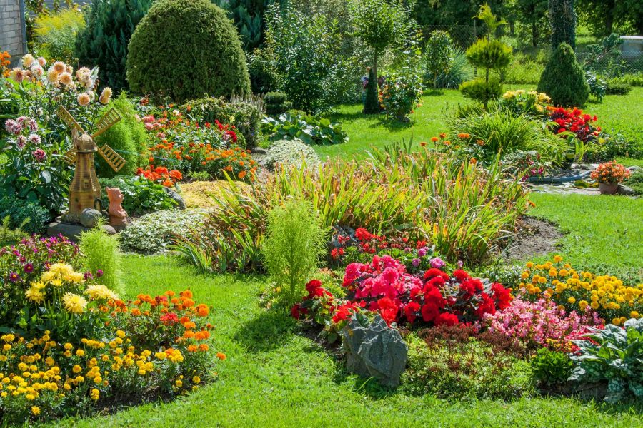Williamsburg botanical garden near Attain at Quarterpath