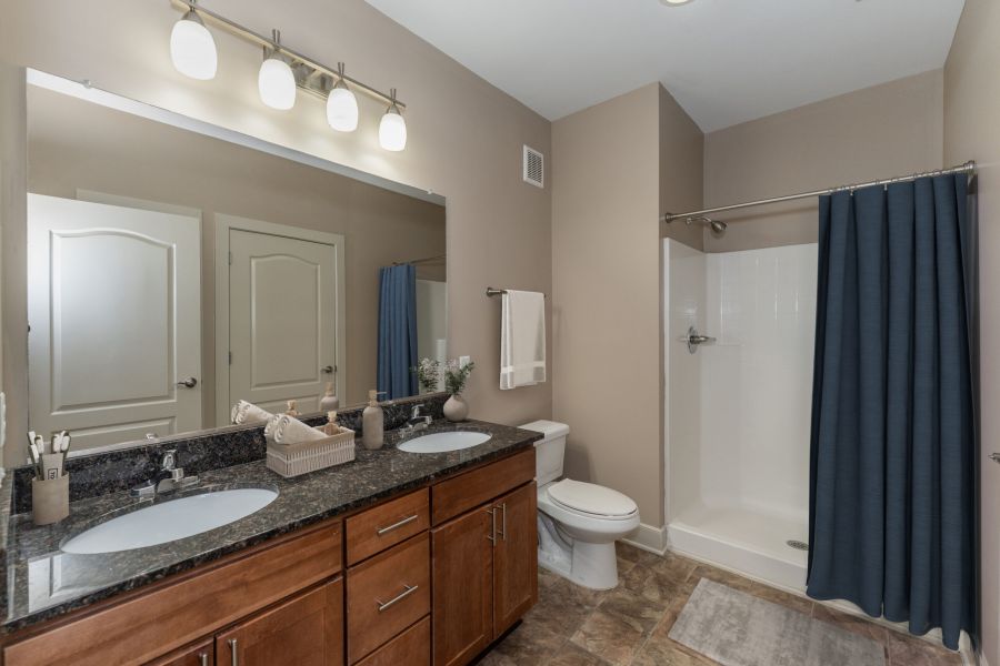 Attain at Quartpath with modern bathroom